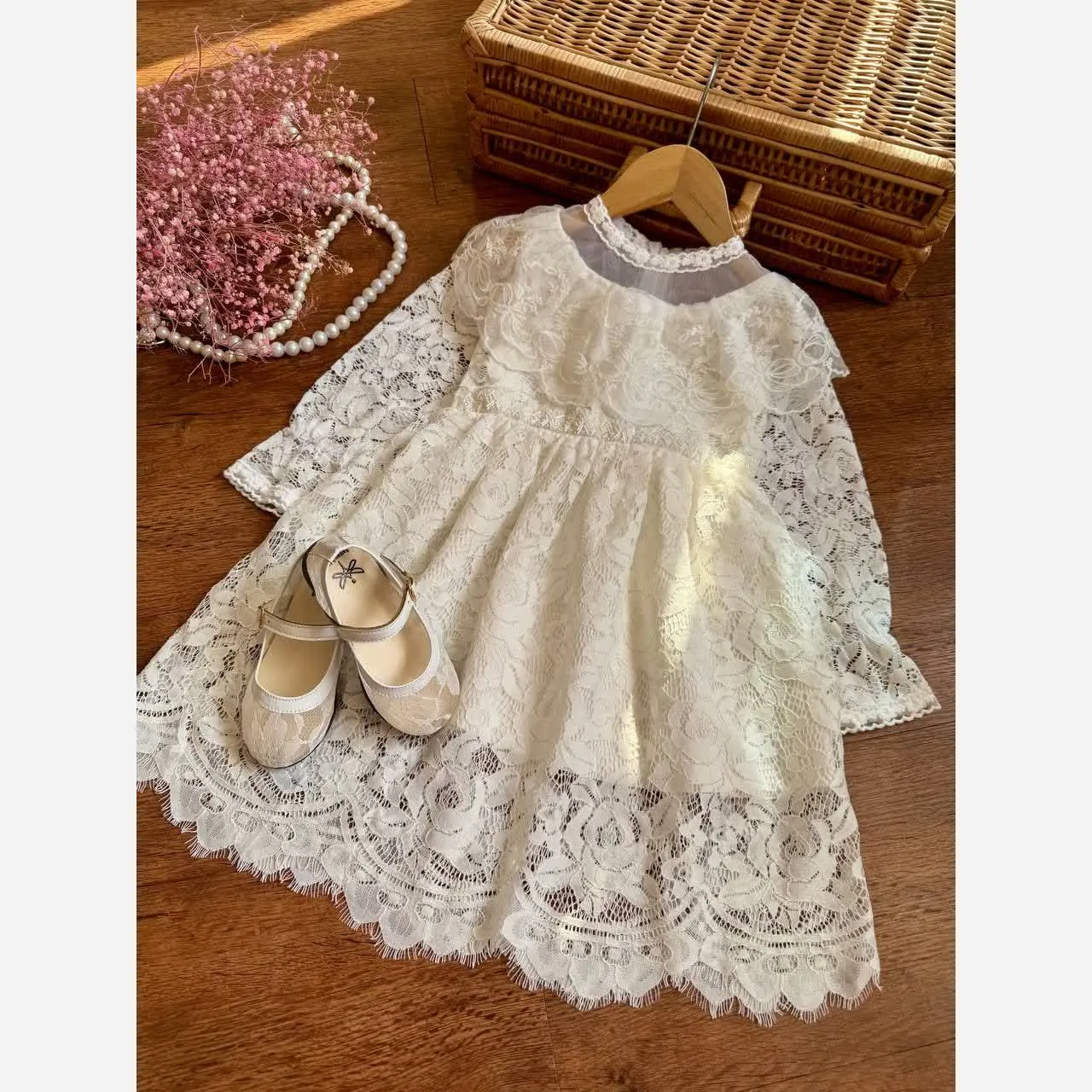 پیراهن دخترانه مجلسی دانتل وارداتی با آستر نخی مناسب 4 تا 14 سال