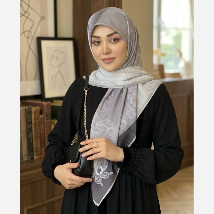 روسری نخ کاستوم طرح طناز قواره 140 سانتیمتر