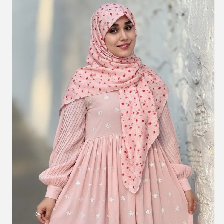روسری نخ کاستوم طرح روژین چرخ دوز قواره بزرگ 140 سانتیمتر