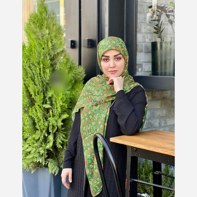 روسری نخ کاستوم قواره 140 طرح نارین سبز گل ریز