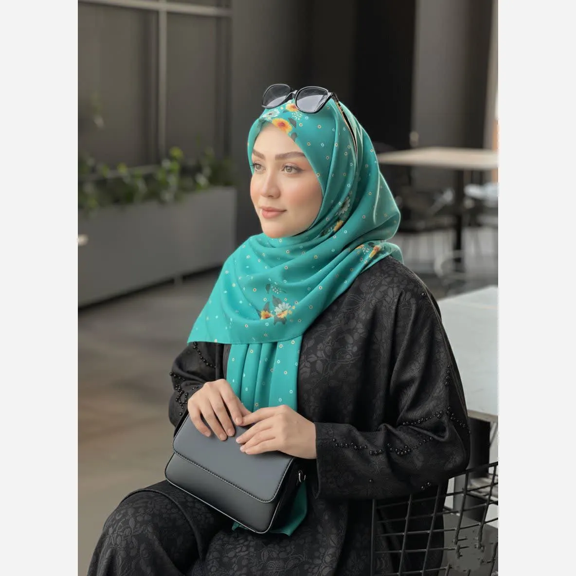 روسری نخ کاستوم قواره 140 طرح پونه تیره