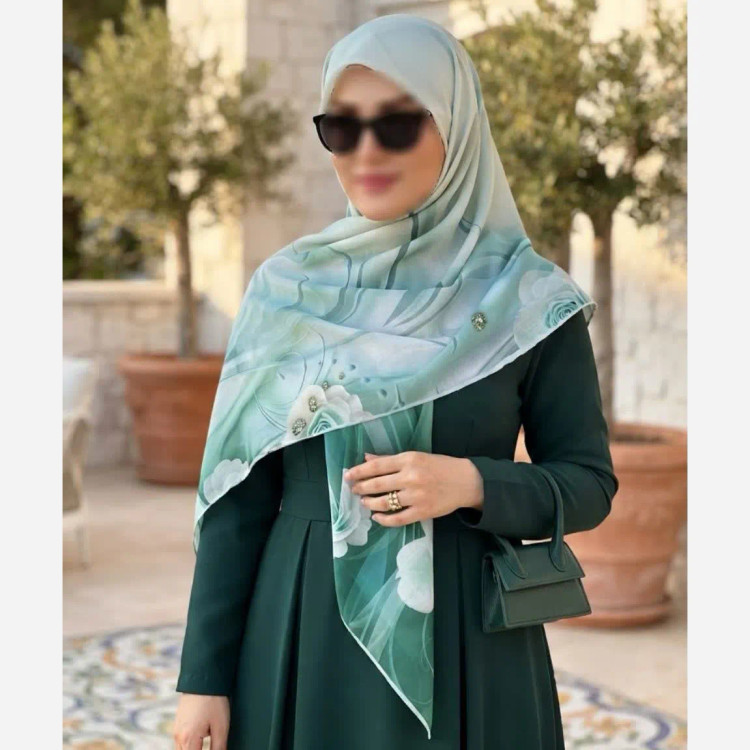 روسری نخ کاستوم قواره 140 طرح شیوا سبز روشن
